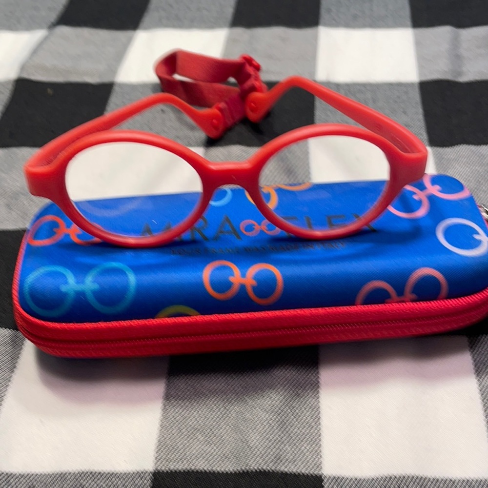 Mira Flex kids eyeglasses in red.